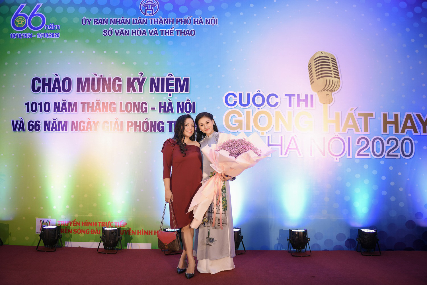 Cô gái trẻ xứ Nghệ giành Á quân Giọng hát hay Hà Nội 2020 - Ảnh 1.