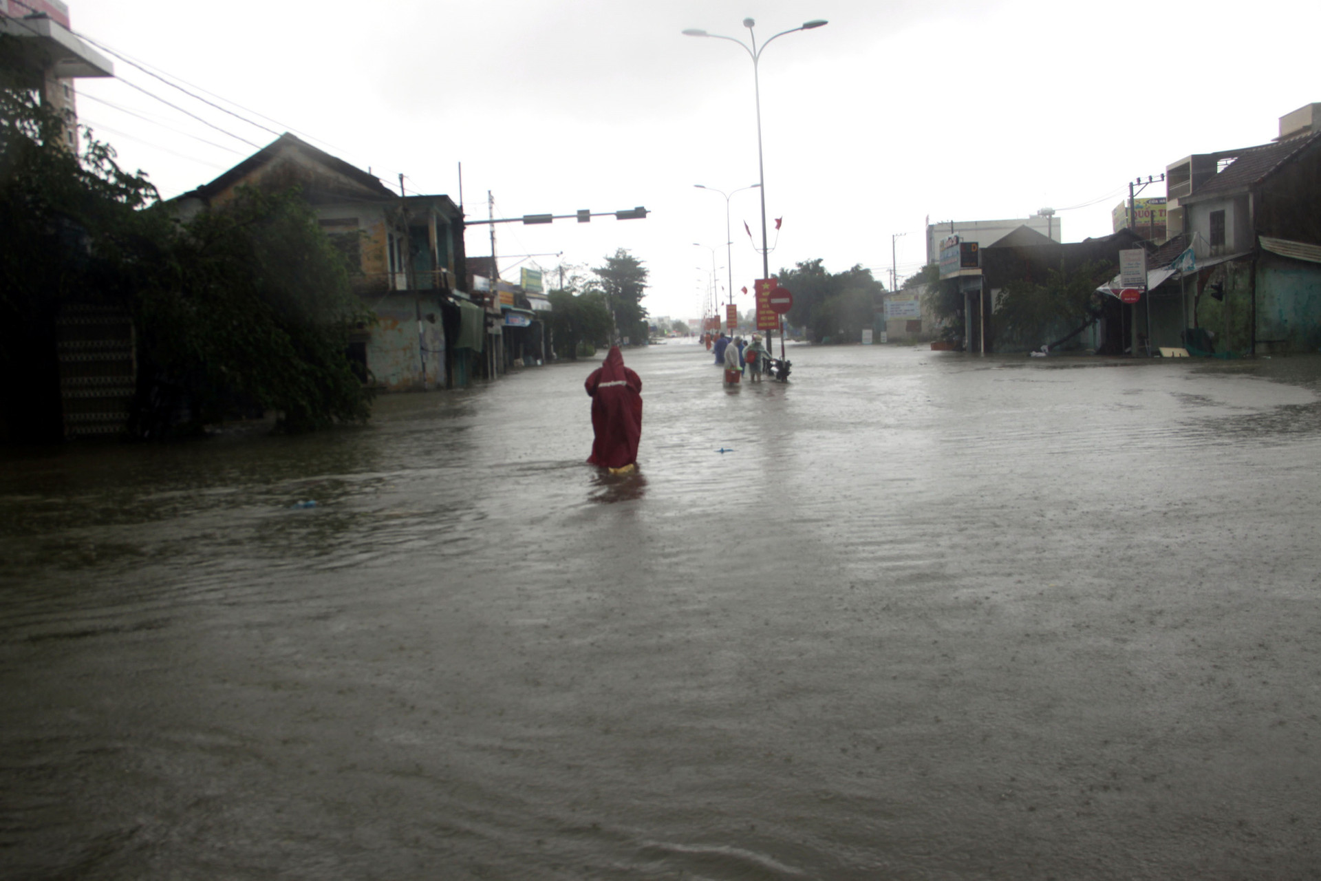 Quảng Nam: Hơn 73 ngôi nhà, nhiều công trình công cộng bị thiệt hại, hư hỏng do mưa lũ - Ảnh 3.
