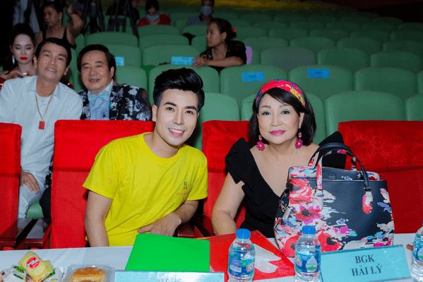 nguyen-vinh-quang-1110-21-ngoisaovn-w599-h399 0 nguyen-vinh-quang-1110-21-ngoisaovn-w599-h399 0