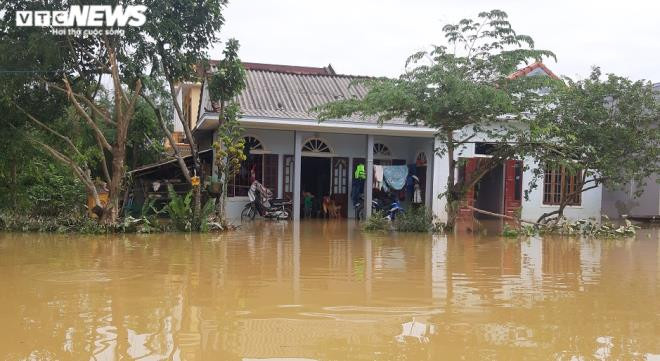 Quảng Trị: Gần 17 ngàn ngôi nhà ngập trong nước lũ - 2
