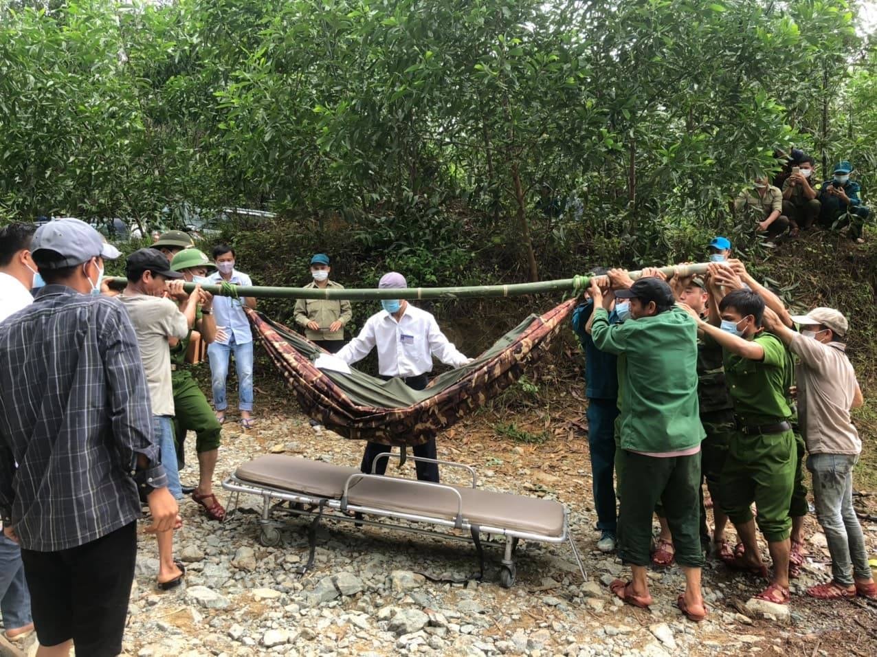 Sạt lở Thủy điện Rào Trăng 3: Đã tiếp cận khu vực 13 người mất tích và thả hàng cứu trợ