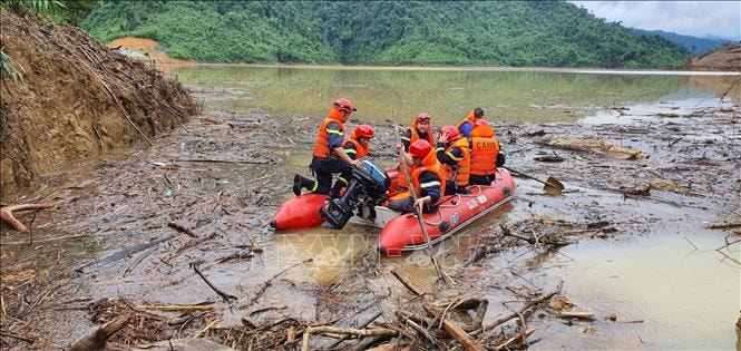 Vụ Thủy điện Rào Trăng 3: Tiếp tục tìm kiếm đoàn công tác 13 người và số công nhân bị mất tích