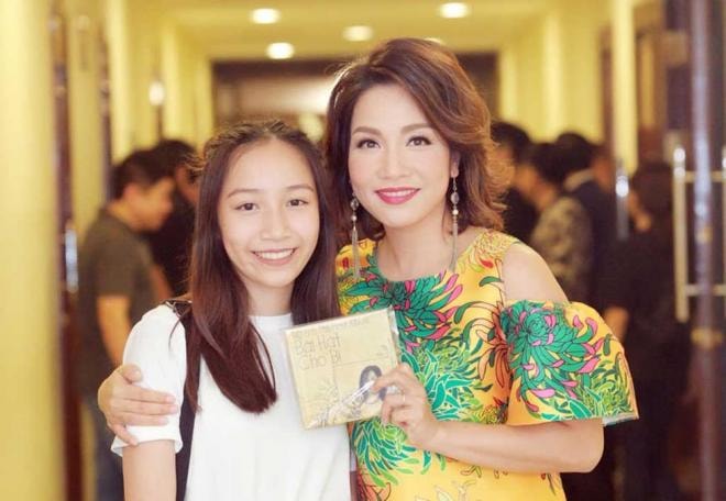 nhan sắc con gái Mỹ Linh  0