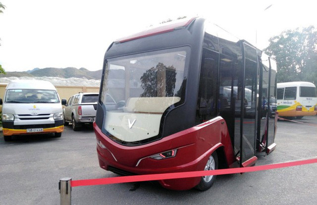 Bộ GTVT đồng thuận đề xuất khai thác xe bus điện tại Hà Nội và TP.HCM - Ảnh 1.