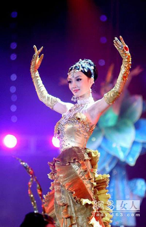 So sánh nhan sắc 7 nữ thần Kim Ưng Lưu Diệc Phi huyền thoại Triệu Lệ Dĩnh xinh đẹp nhưng người này mới gây chú ý nhất 16