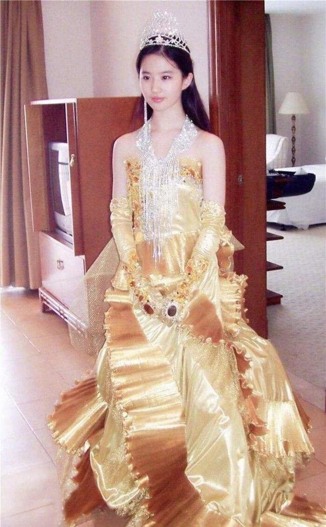 So sánh nhan sắc 7 nữ thần Kim Ưng Lưu Diệc Phi huyền thoại Triệu Lệ Dĩnh xinh đẹp nhưng người này mới gây chú ý nhất 18