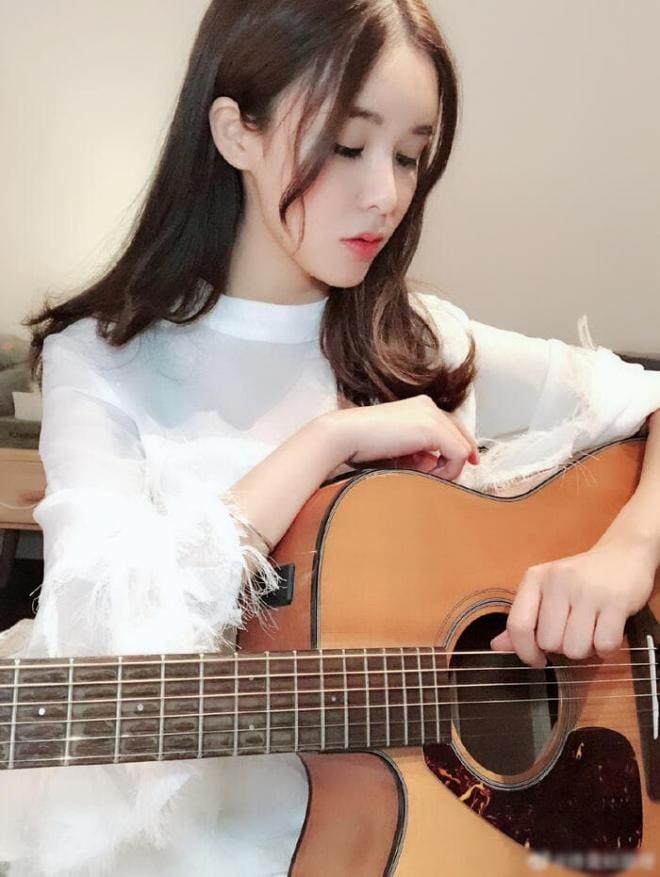 Cô gái quen bạn trai xấu nhất quả đất giờ ra sao 0