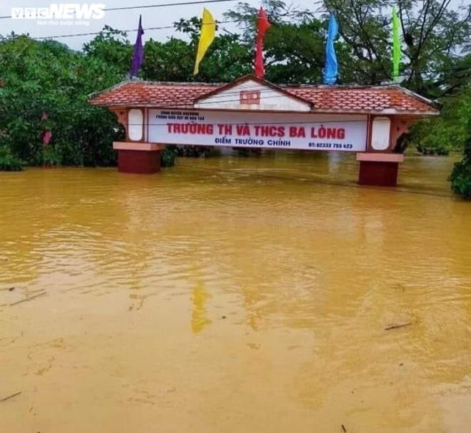 Mưa trắng trời, Quảng Trị - Huế tái gặp lụt lịch sử sau vài ngày nước rút - 4