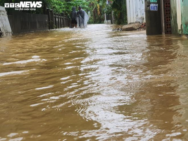 Mưa trắng trời, Quảng Trị - Huế tái gặp lụt lịch sử sau vài ngày nước rút - 13