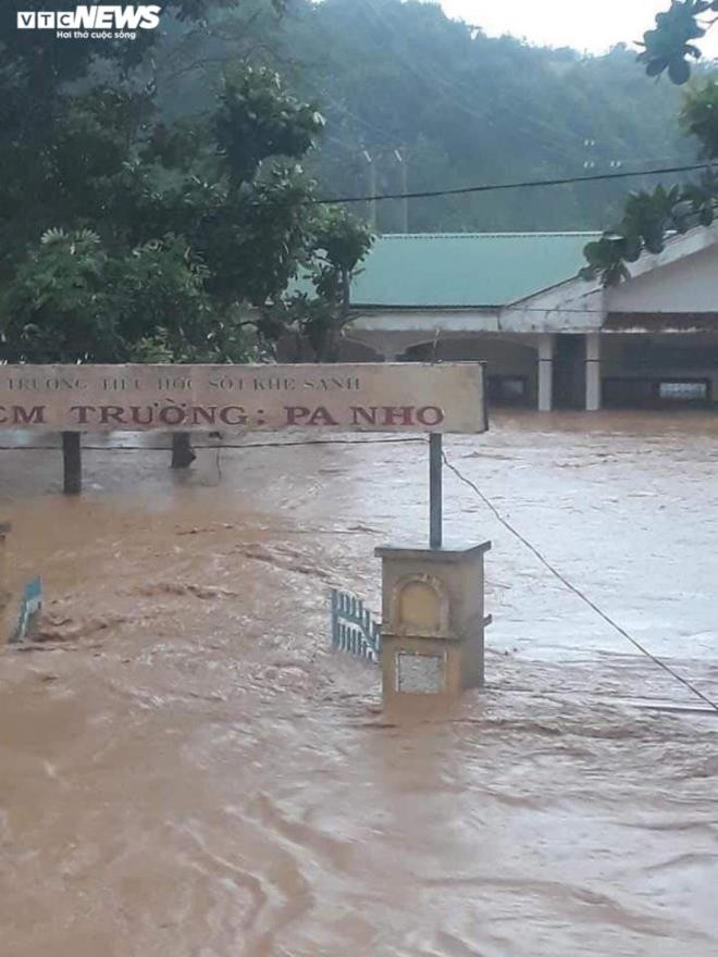 Mưa trắng trời, Quảng Trị - Huế tái gặp lụt lịch sử sau vài ngày nước rút - 2