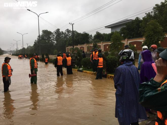 Mưa trắng trời, Quảng Trị - Huế tái gặp lụt lịch sử sau vài ngày nước rút - 1
