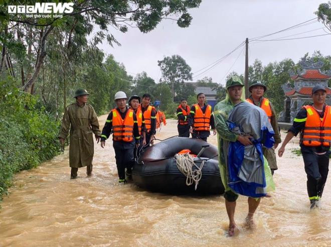 Mưa trắng trời, Quảng Trị - Huế tái gặp lụt lịch sử sau vài ngày nước rút - 11