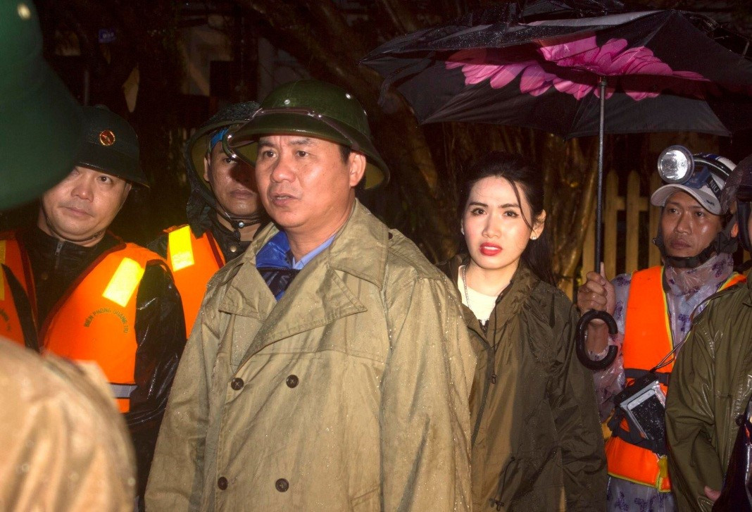 Quảng Trị: Nước lũ lên nhanh trong đêm, Chủ tịch tỉnh trực tiếp chỉ đạo di dời dân