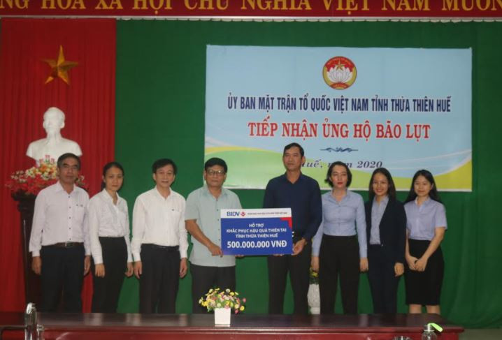 BIDV tặng 01 tỷ đồng hỗ trợ đồng bào bị ảnh hưởng bởi lũ lụt tại Thừa Thiên Huế, Quảng Nam 
