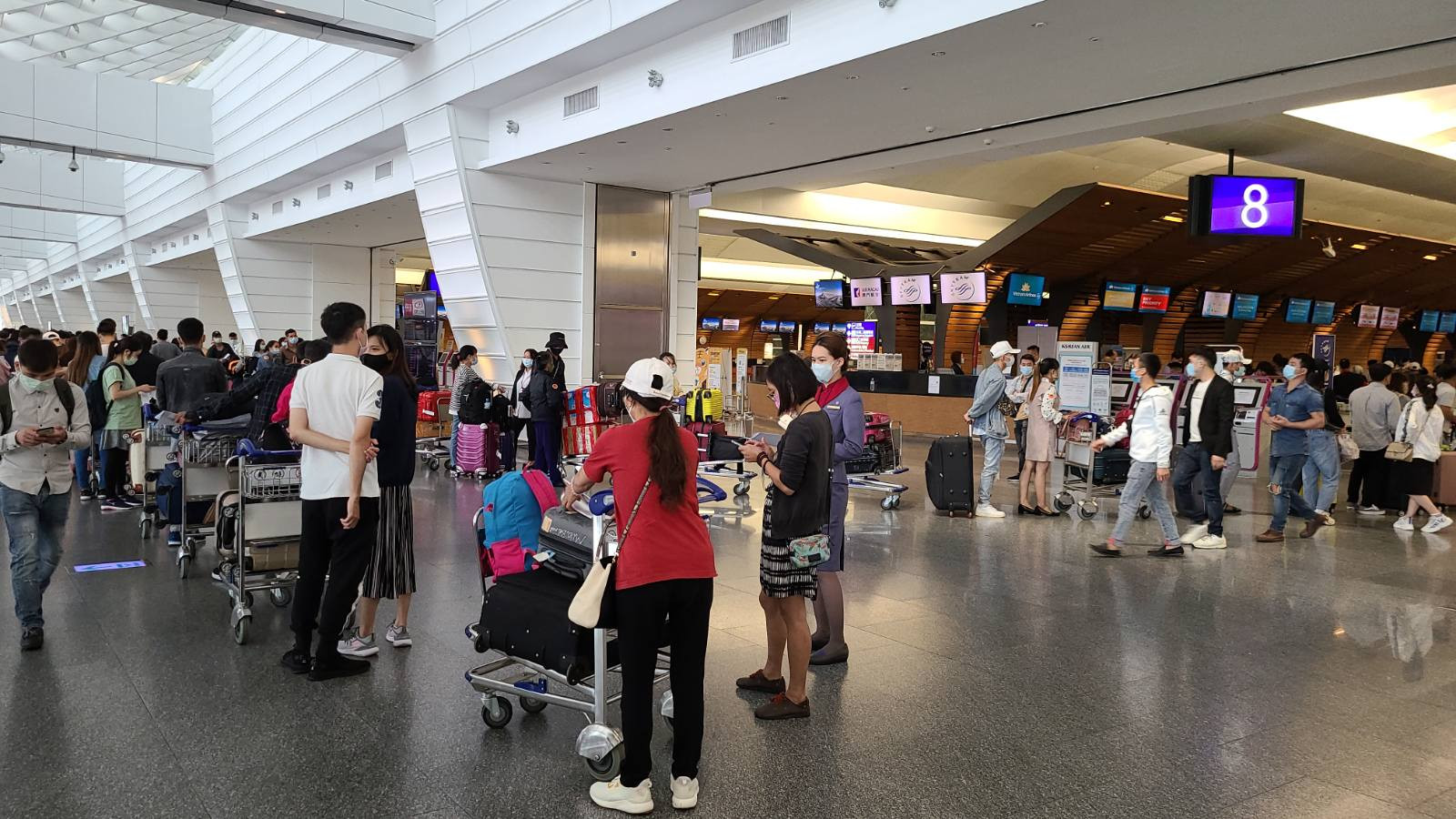 Thêm 2 chuyến bay đưa gần 360 công dân Việt Nam từ Đài Loan về nước