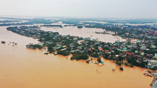 6 bệnh viện tuyến trên chi viện các tỉnh miền Trung bị lũ lụt