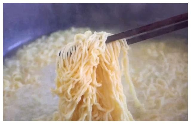 mì tôm xào 8