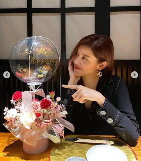 Huyền My và trai lạ  0