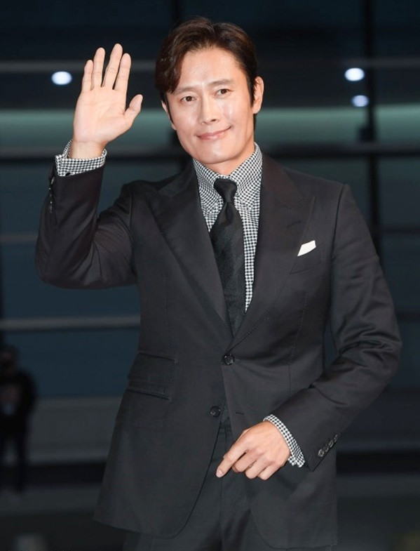 Lee Byung Hun là gương mặt quen thuộc tại các liên hoan phim, lễ trao giải điện ảnh bởi tài năng và tầm ảnh hưởng trong làng giải trí Hàn Quốc. Ảnh: Osen.