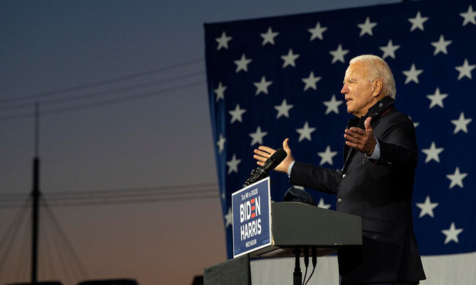 Ứng viên Joe Biden phát biểu tại sự kiện vận động tranh cử ở thành phố Detroit, bang Michigan tuần trước. Ảnh: NYTimes.