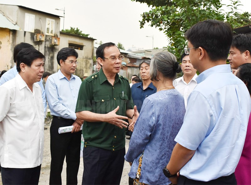 25-10-2020-xu-ly-tinh-trang-ngap-nuoc-tren-dia-ban-tphcm-phai-lam-dong-bo-c8fdd9a2-details-w800-h589.jpg