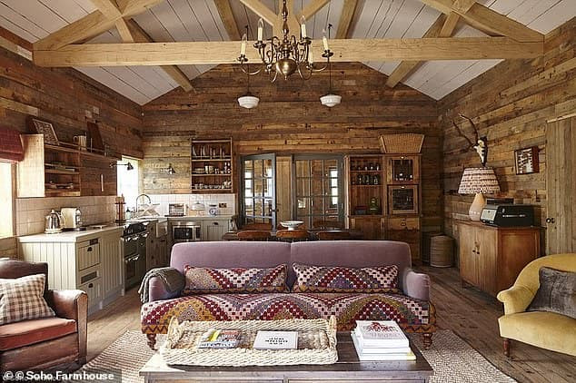 Vợ chồng Beckham sẽ chi 350 ngàn bảng để thuê resort sang chảnh cho đám cưới cậu cả Brooklyn 2