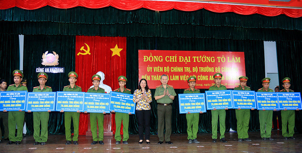 anh-3-w983-h500.jpg