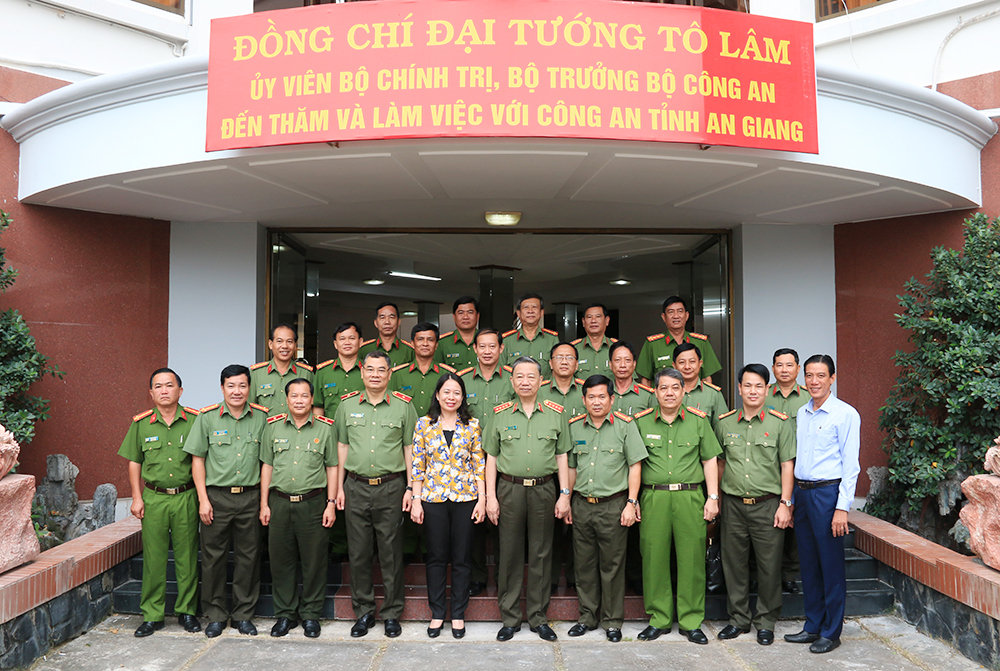 anh-4-w1000-h671.jpg