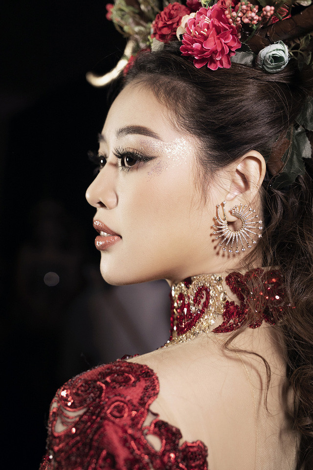 Lan Khuê, Khánh Vân mở màn ấn tượng tại Vietnam Runway Fashion Week - Ảnh 3.