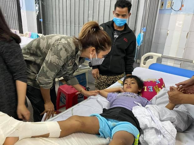 Hoa hậu H'Hen Niê hỏi thăm  4