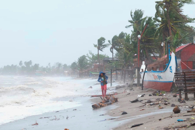 Hình ảnh Phillipines đổ nát, tan hoang do siêu bão mạnh nhất thế giới Goni - Ảnh 10.