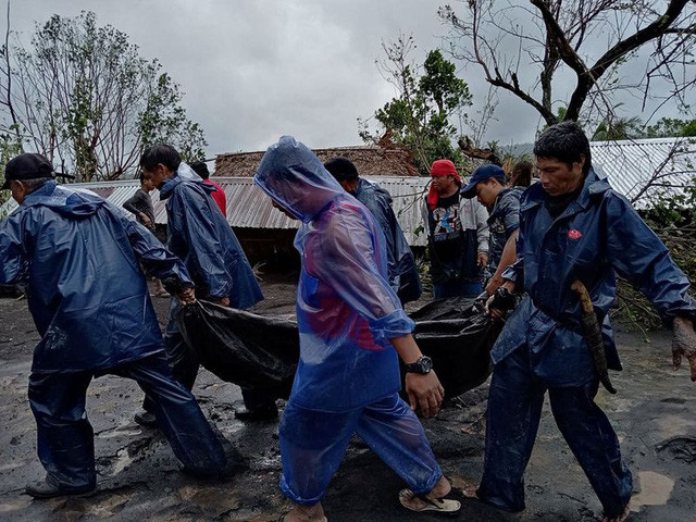 Hình ảnh Phillipines đổ nát, tan hoang do siêu bão mạnh nhất thế giới Goni - Ảnh 13.