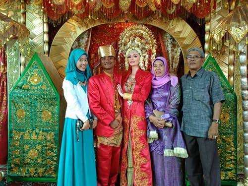 Darsono-dan-Polly-Alexandria-Robinson-6.jpg 2 Darsono-dan-Polly-Alexandria-Robinson-6.jpg 2