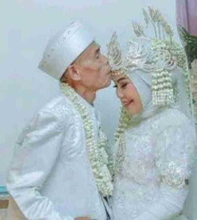 hôn lễ lệch tuổi  2