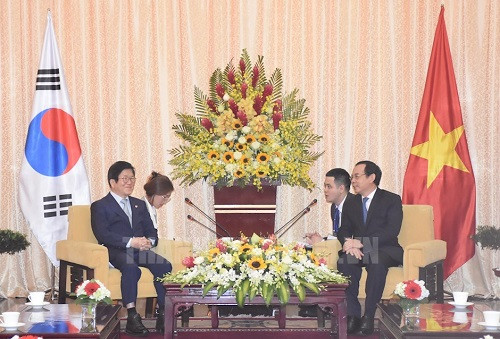 04-11-2020-bi-thu-thanh-uy-tphcm-nguyen-van-nen-tiep-chu-tich-quoc-hoi-han-quoc-park-byeongseug-f104b4d3-details-w500-h396.jpg