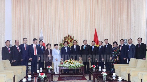 04-11-2020-bi-thu-thanh-uy-tphcm-nguyen-van-nen-tiep-chu-tich-quoc-hoi-han-quoc-park-byeongseug-f104b4d3-details-w500-h396.jpg