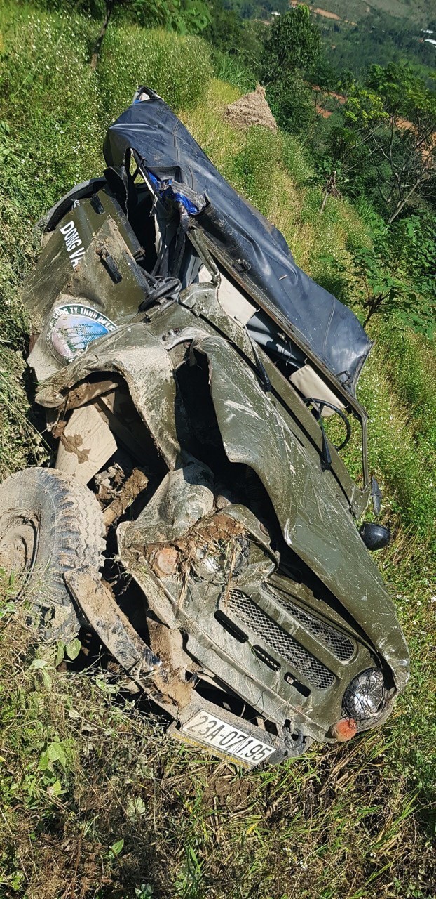 Vụ xe UAZ lao xuống vực ở Hà Giang: Xác định danh tính 7 người thương vong - Ảnh 2.