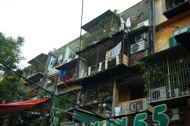 Hà Nội: Di dời hộ dân ra khỏi các nhà chung cư cũ nguy hiểm - Ảnh 10.
