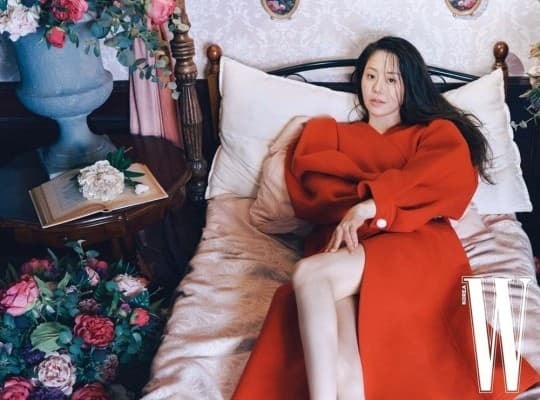 Á hậu Go Hyun Jung khoe chân dài nuột nà ở tuổi 50 6