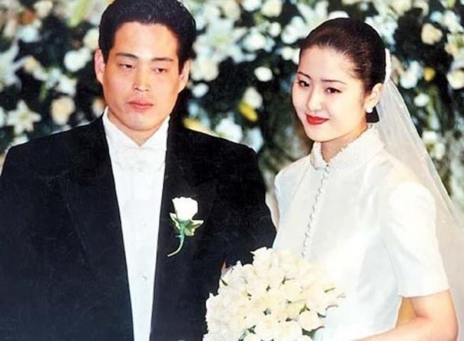 Á hậu Go Hyun Jung khoe chân dài nuột nà ở tuổi 50 0
