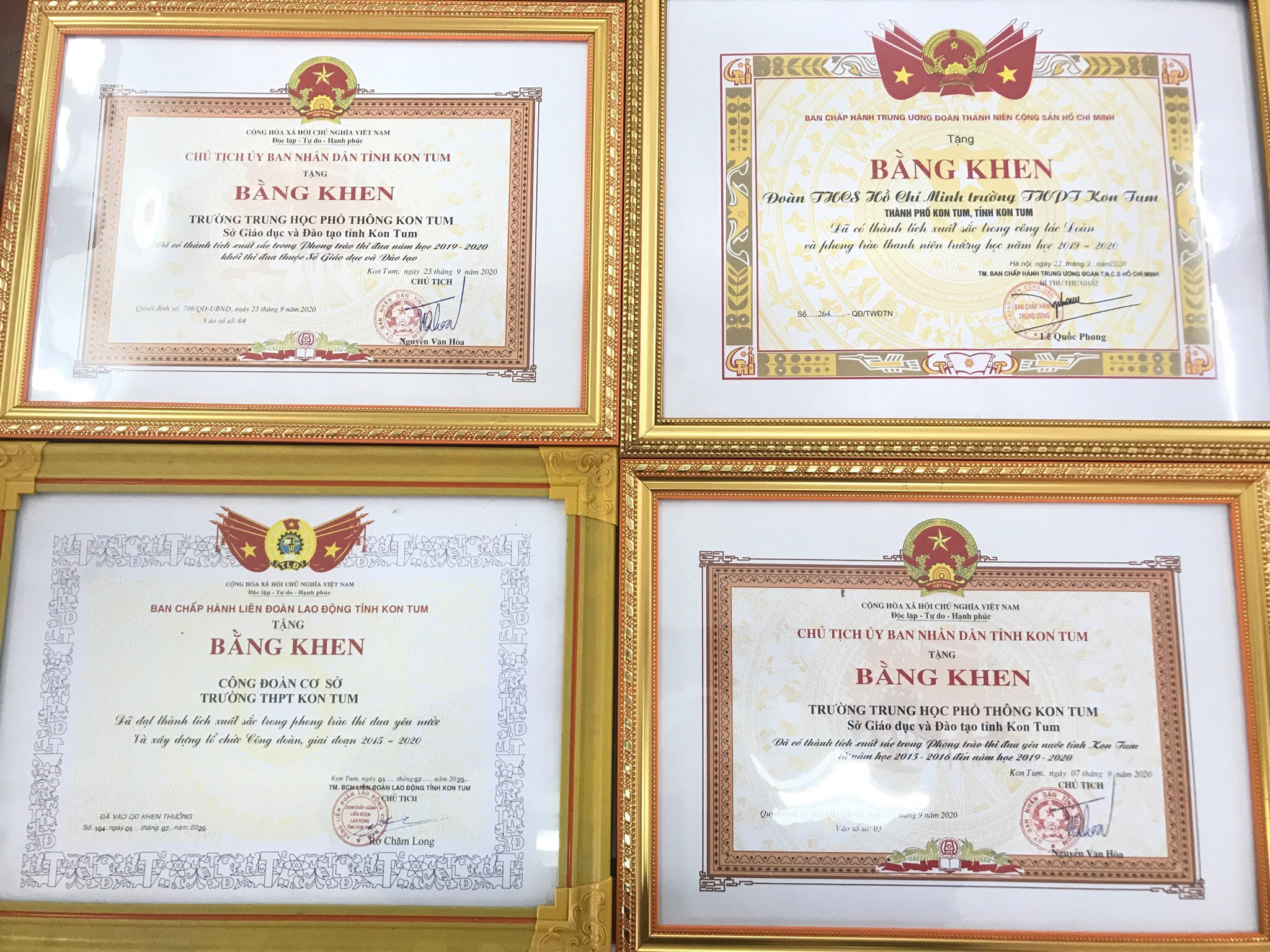 clxh-10-11-thay-va-tro-truong-thpt-kon-tum-anh-2-2-w811-h595.jpg