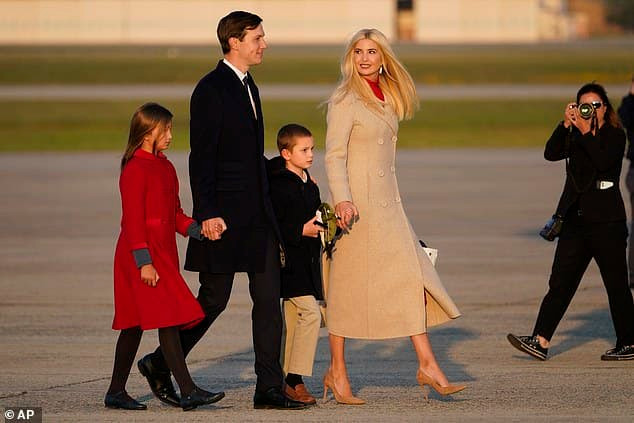 Vợ chồng Ivanka Trump phải chuyển trường cho con vì bị phụ huynh phê bình 0