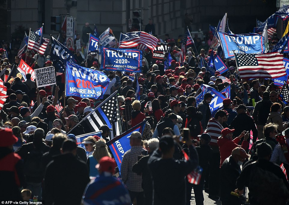 “Biển” người ủng hộ ông Trump tuần hành dậy sóng thủ đô Washington - 13