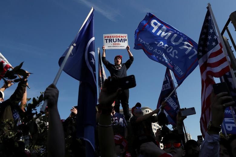 “Biển” người ủng hộ ông Trump tuần hành dậy sóng thủ đô Washington - 9