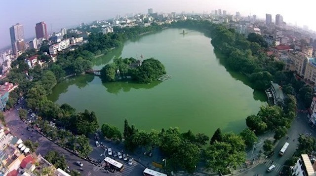 Hồ Hoàn Kiếm - một trong những biểu tượng của thủ đô Hà Nội. Ảnh: Giang Huy.