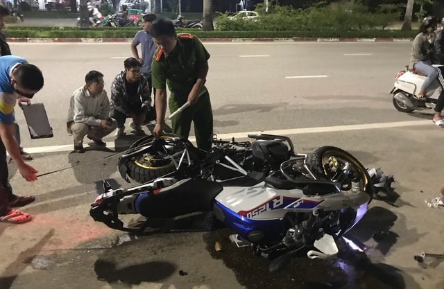sieu-mo-to-bmw-gay-tai-nan-3-nguoi-nhap-vien-nguy-kich-1-1605744975551.jpeg