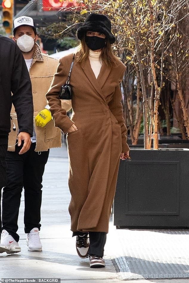 Bạn thân siêu mẫu gặp nhau Bella Hadid bị Kendall Jenner chặt đẹp 14