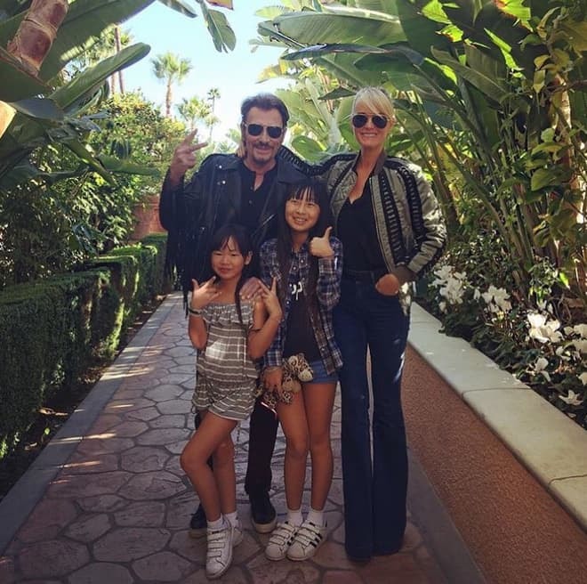 Cô bé mồ côi ở Phú Thọ được danh ca Pháp nhận nuôi giờ 'lột xác' đến bất ngờ