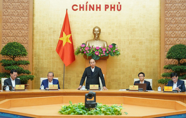Thủ tướng Nguyễn Xuân Phúc: Tạm dừng các chuyến bay thương mại quốc tế - Ảnh 1.