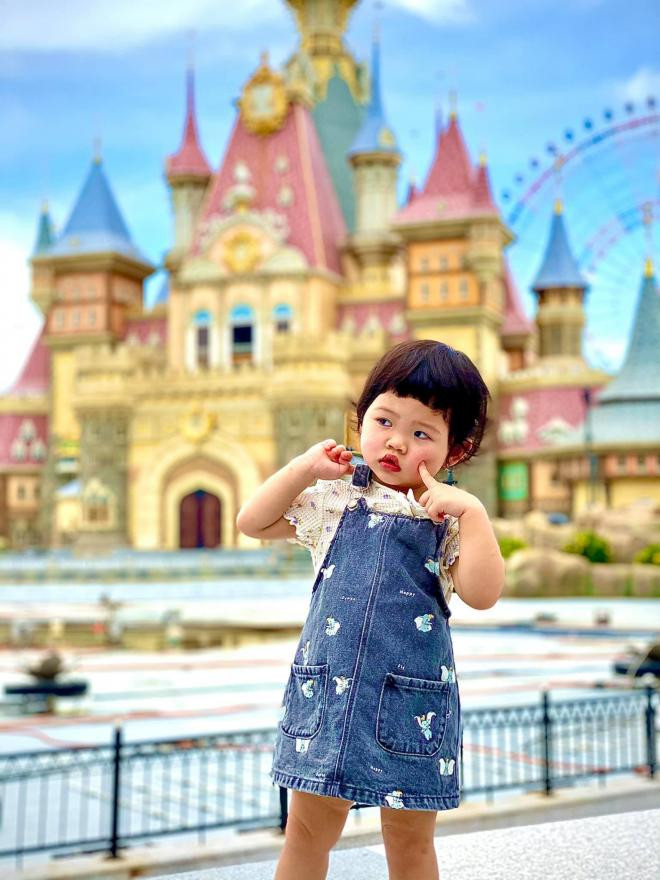cháu gái Quang Vinh đi du lịch  3